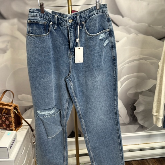 Good American - Picture 1 of 1